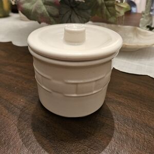 LONGABERGER Woven Traditions ivory crock with knob lid